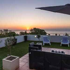 Makenzy Seaview Penthouse Larnaca